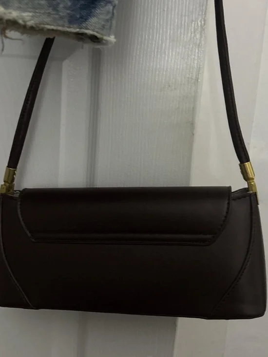 Classic Structured Brown Leather Shoulder Bag with Gold Hardware NEVER USED - Picture 2 of 2